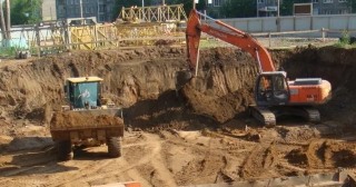 Котлован для дома Луга, цена от 313 руб./м3.