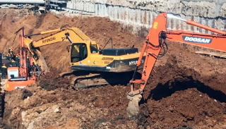 Разработка котлована экскаватором под фундамент в Луге — цена от 2604 руб. | ГОСТСТРОЙ