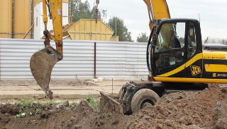 Выкопать яму экскаватором в Луге от 938 руб. - ГОСТСТРОЙ